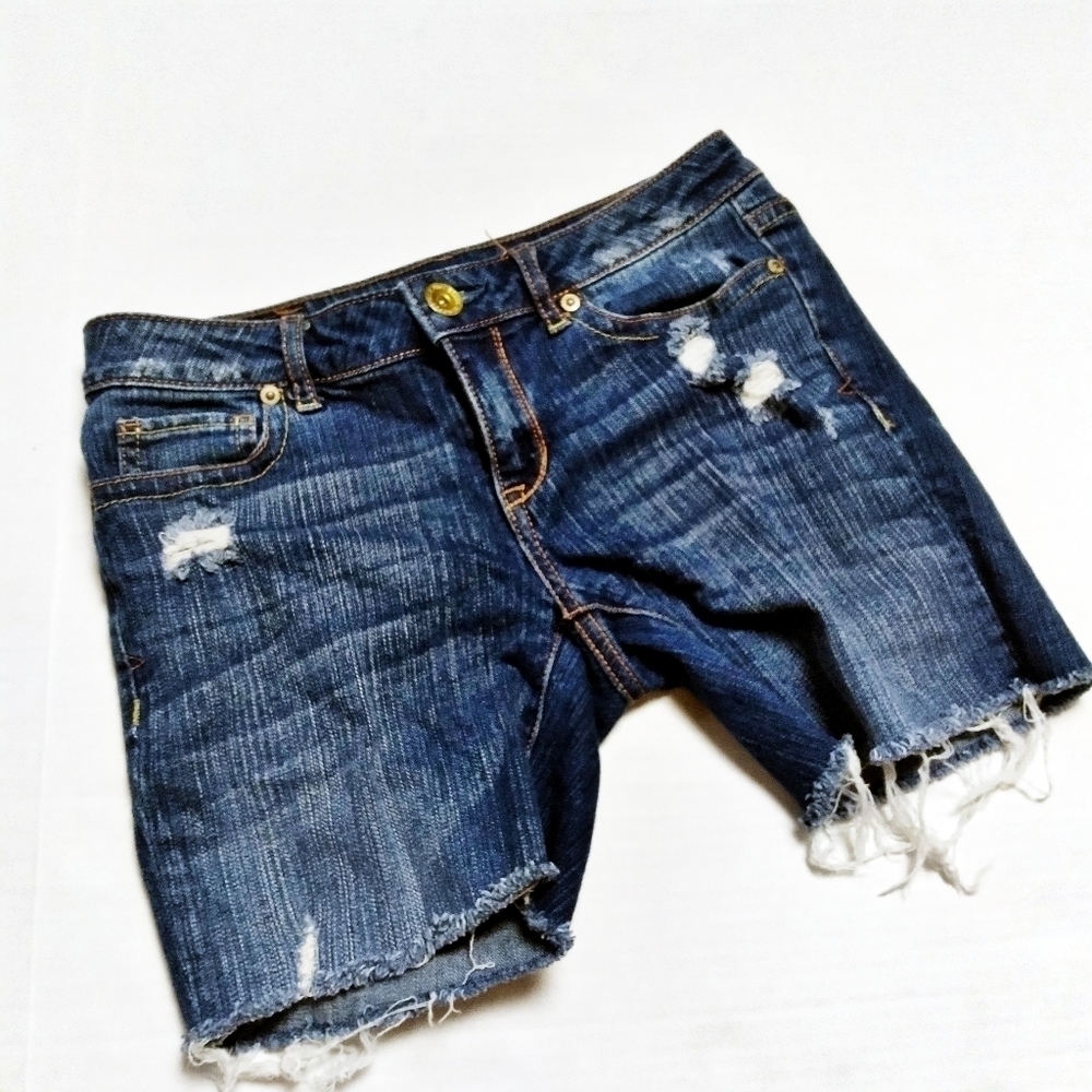 Aeropostale Distressed Frayed Hem Dark Wash Bermuda Jean Shorts Size 2